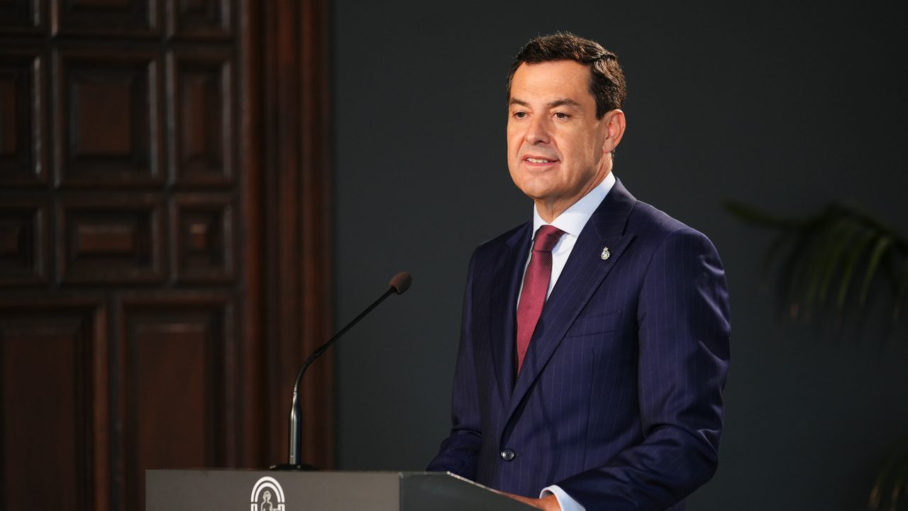 El PP aparta a Aureliano por el pelotazo de las mascarillas pese al «no sé nada» de Moreno y al «retenido» de Muñoz