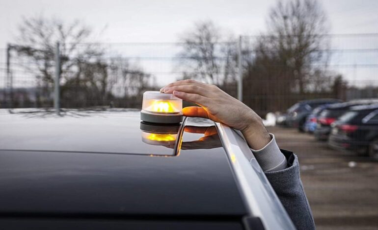 una de las luces de emergencia para el coche más baratas que se pueden comprar