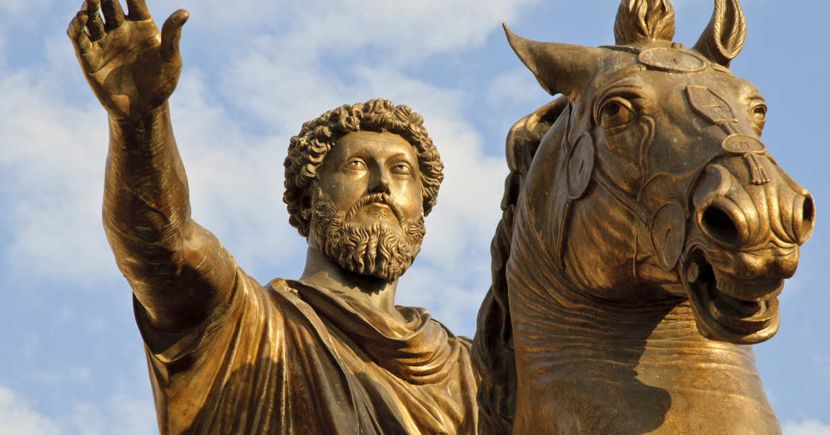La poderosa meditación de Marco Aurelio para simplificar tu vida y ser más feliz: «Pregúntate si es necesario»
