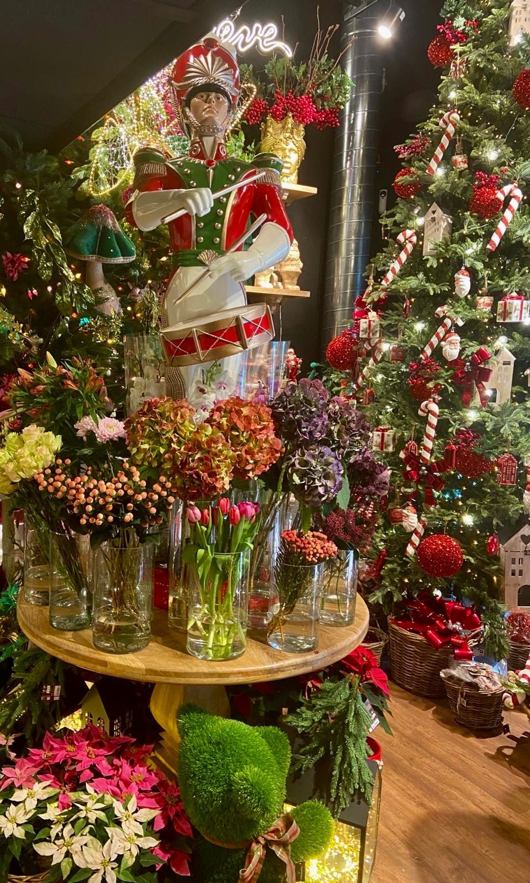 Ático Flores Madrid decorado para Navidad