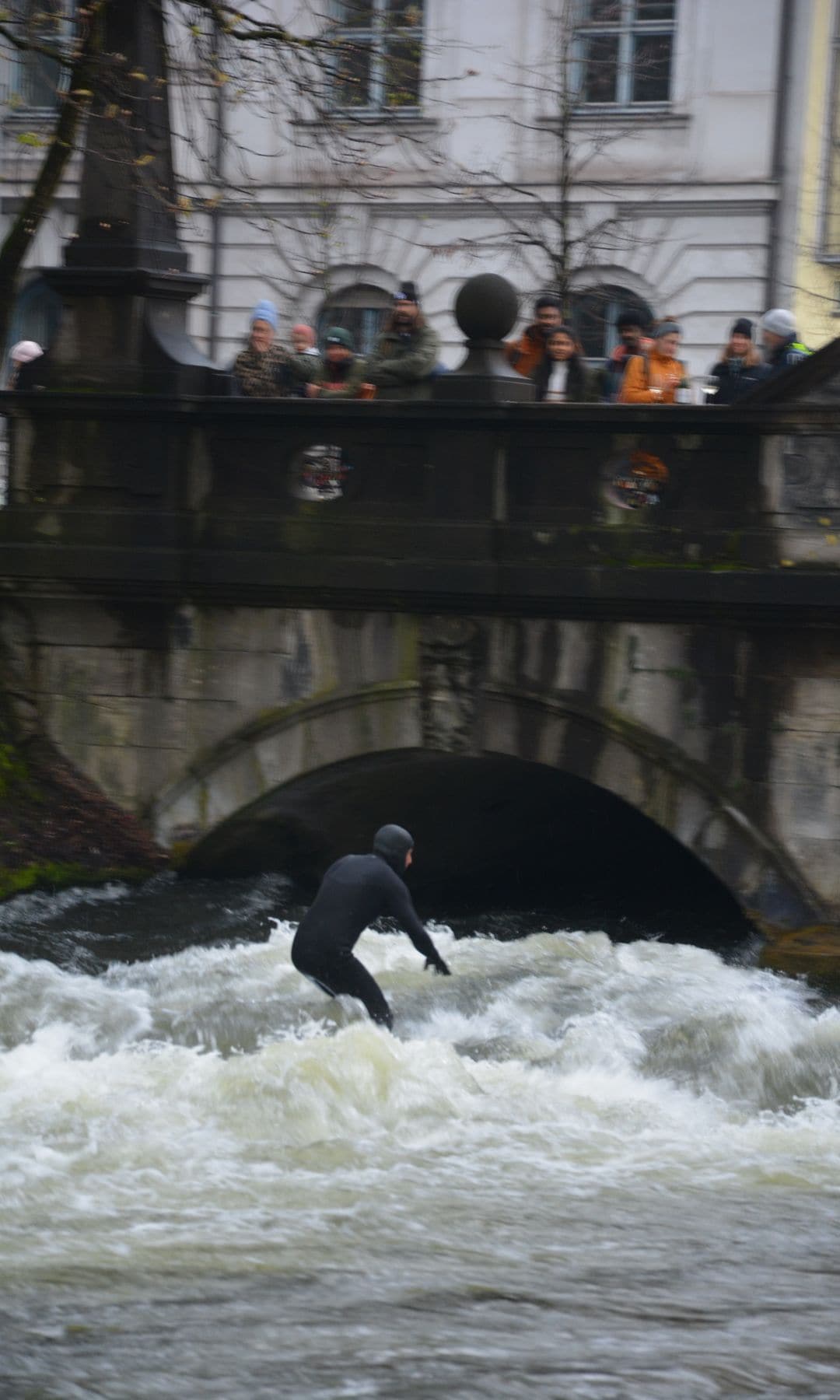 Surfista en los Jardines Ingleses de Munich