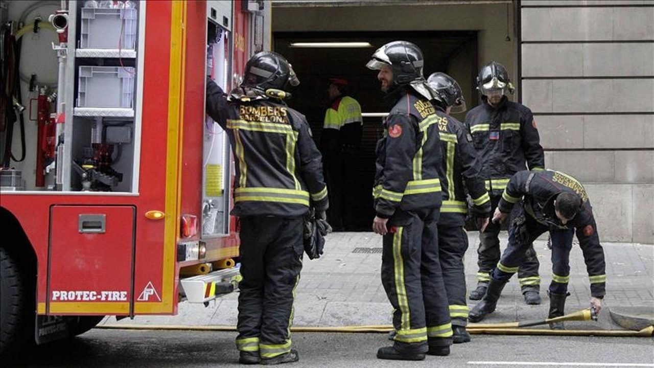 las llamas golpean su negocio por segunda vez
