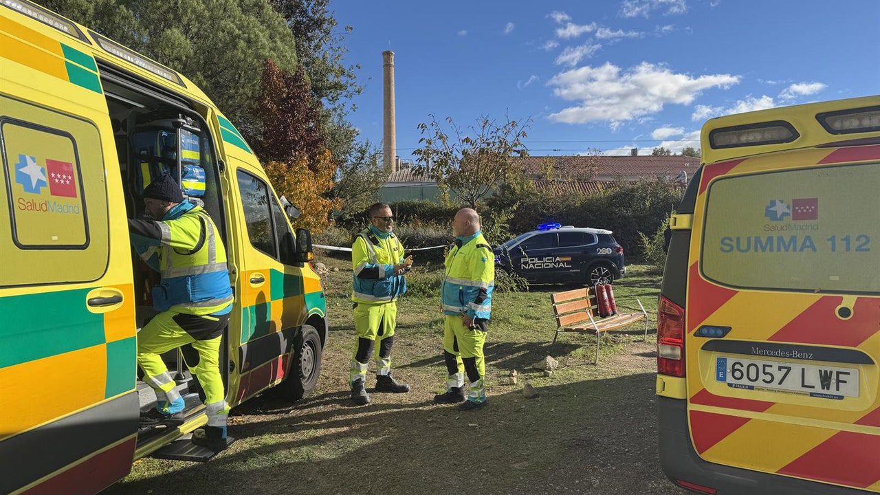 Muere una persona y otra resulta herida muy grave en un incendio en un parque de Alcalá de Henares
