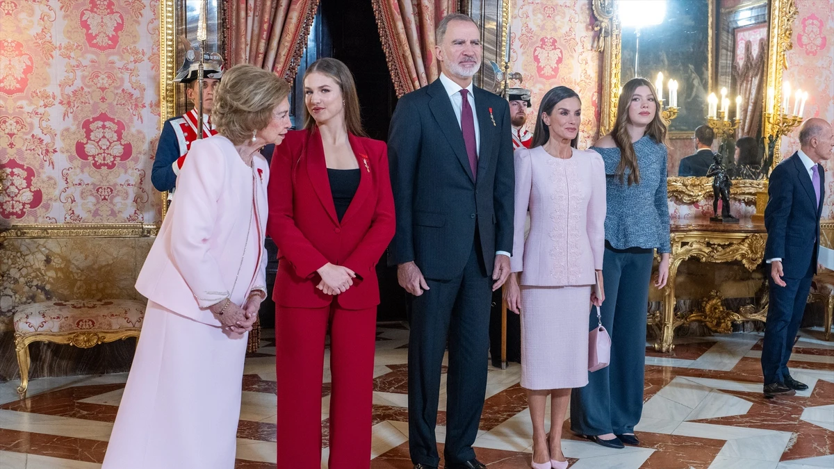 Cariño, emoción y un gran ausente: los detalles 'royals' en los actos por el 50º aniversario de la restauración de la monarquía