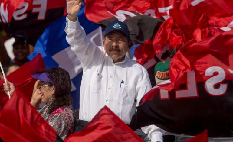 Daniel Ortega apunta a la sucesión mientras abre Nicaragua a China