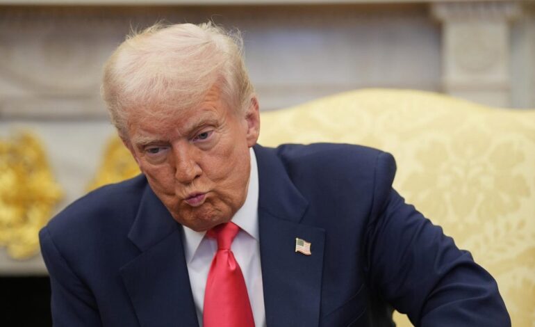 Un tribunal federal de EE UU desestima el caso contra el exdirector del FBI James Comey