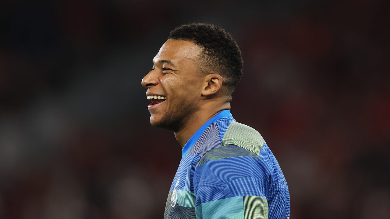 Los seis minutos mágicos de Kylian Mbappé: ¡triplete contra Olympiacos!