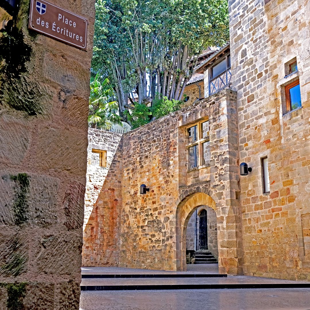 Plaza de las Escrituras, Figeac, Francia