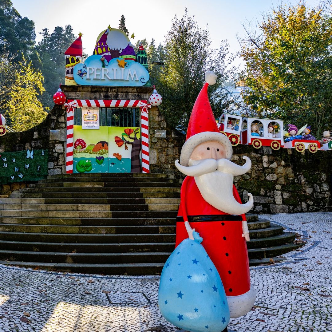Perlim, la feria y mercado navideño más mágico de Portugal, celebrada en un castillo, en la localidad de Santa María da Feria, cerca de Oporto