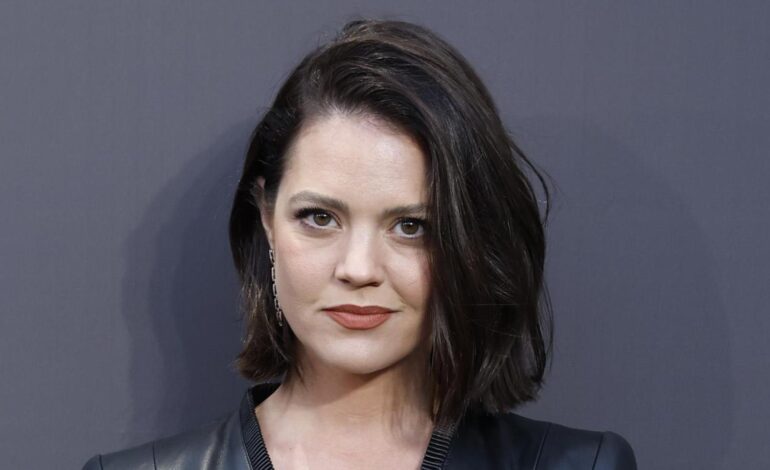 Isabelle Junot encarna la elegancia más absoluta con este vestido de Johanna Ortiz