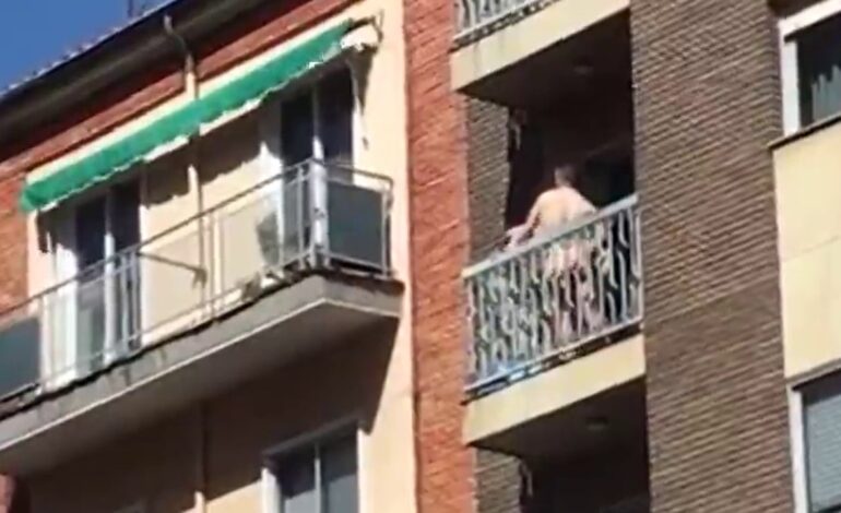 Pillan a una pareja practicando sexo en un balcón de Salamanca a plena luz del día