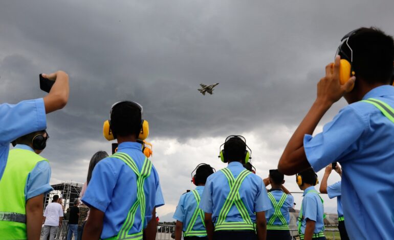 Maduro ordena un «plan especial» para el retorno de venezolanos varados en otros países