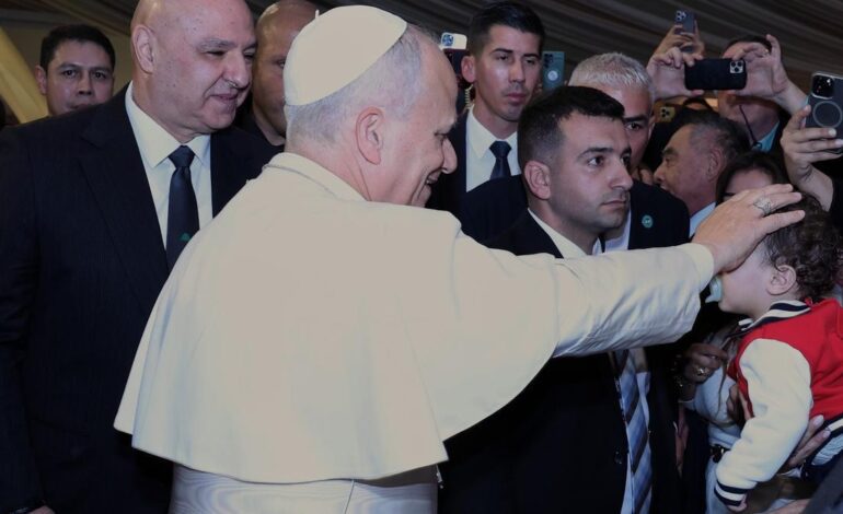 El papa León XIV aterriza en el Líbano con un mensaje de paz y reconciliación