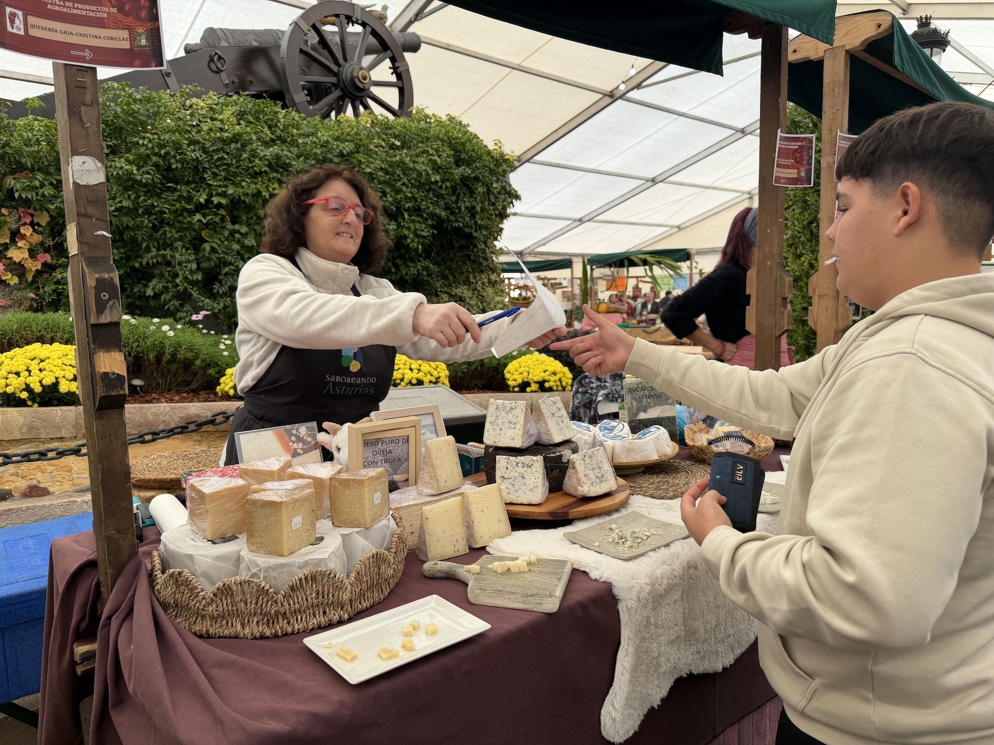 Concurso de castañas y productos de la huerta en Arriondas