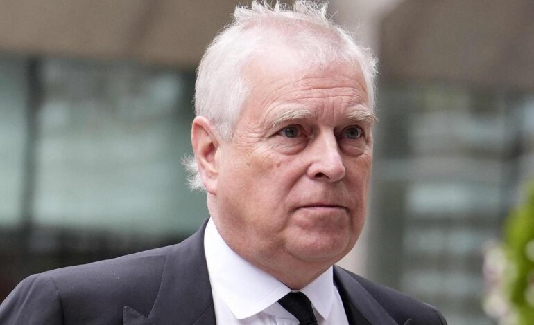 Starmer pide al príncipe Andrés colaborar en el caso Epstein