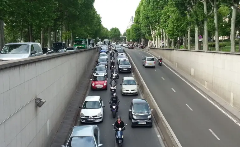 El ‘efecto vaca’ causa atascos y es muy peligrosos