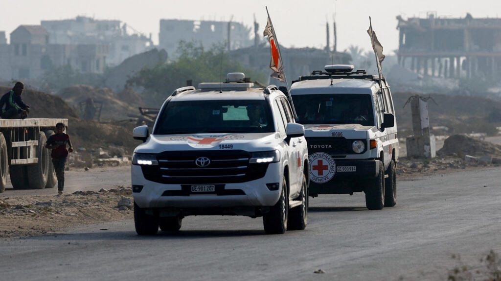 Israel entrega a la Cruz Roja un cuerpo que Hamás afirma pertenece a un soldado muerto en 2014