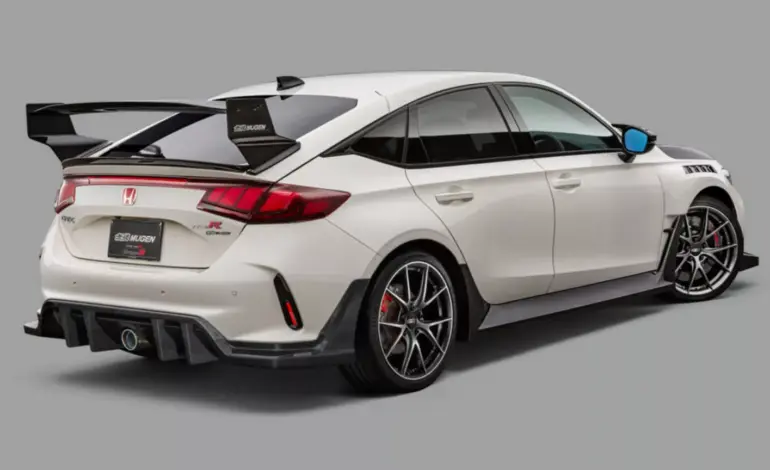 Mugen llena de chucherías el Honda Civic Type R hasta duplicar su precio
