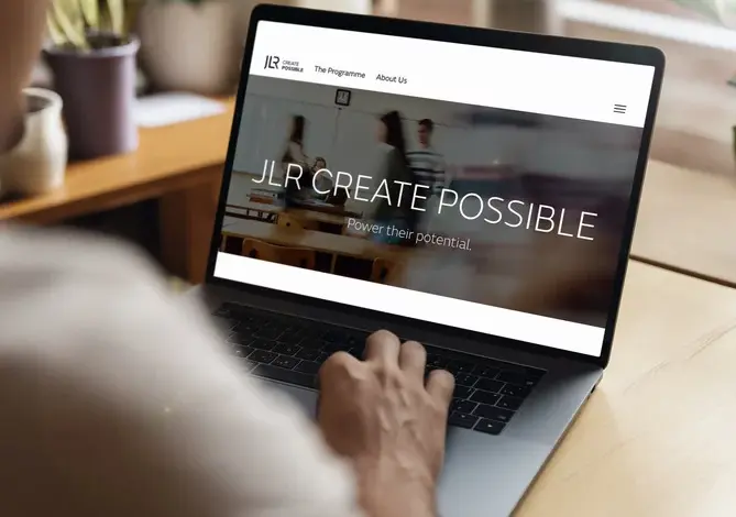 Así es como JLR se mete en el colegio de tus hijos con un programa innovador