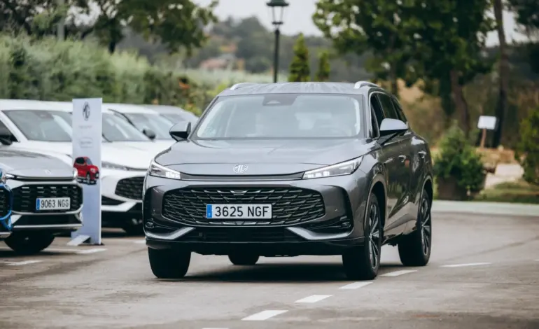 Probamos el MG HS Hybrid+ y de paso exprimimos la eficiencia sus hermanos electrificados