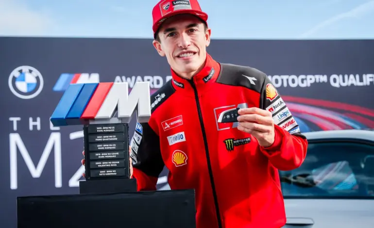 530 CV, de 0 a 100 km/h en 3,5 segundos, 142.300 euros… Algunas cifras del deportivo que se ha llevado Marc Márquez