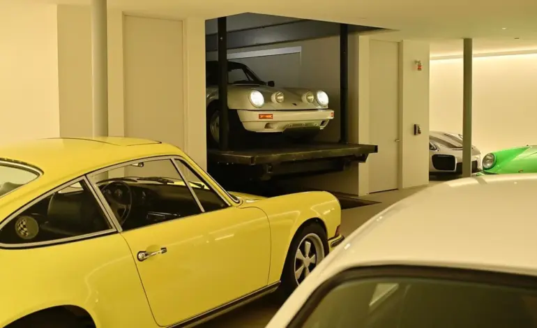 El arquitecto que construyó una casa para su colección de clásicos Porsche