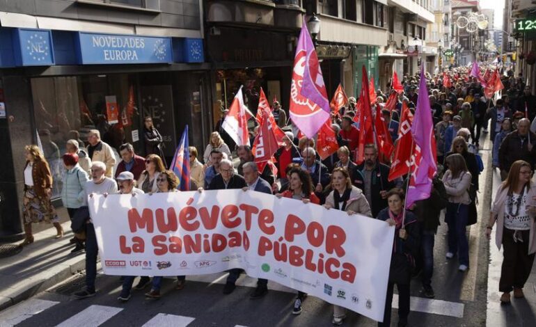 La movilización por la sanidad pública en Gijón, en imágenes