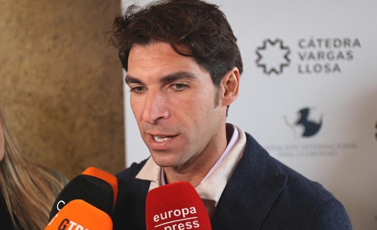 Cayetano Rivera sufre un accidente de tráfico en Sevilla y habría dado positivo en el test de alcoholemia