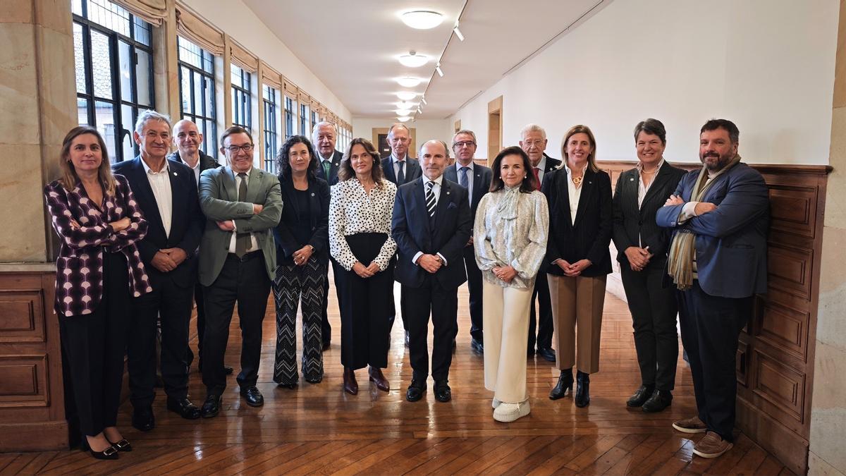 La Universidá d’Uviéu ficha a 11 figures clave pa revolucionar la so estratexa de futuru