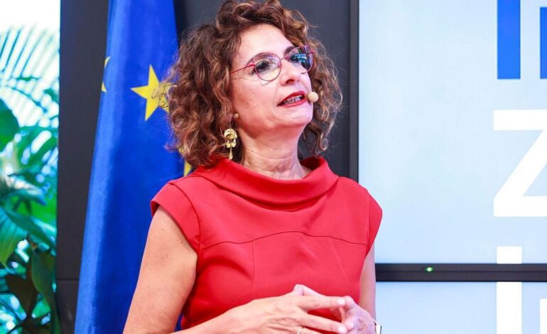 Hacienda confirma que beneficiará con 1.150 euros a las personas que vivan con personas mayores de 65 años y puede aumentar a 2.550 euros