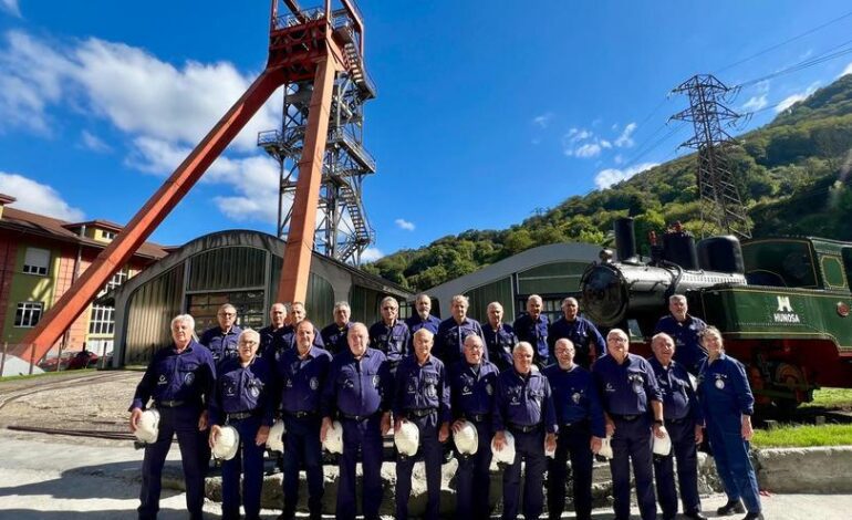 El coro minero de Turón cumple 75 años y lo celebra en el Club