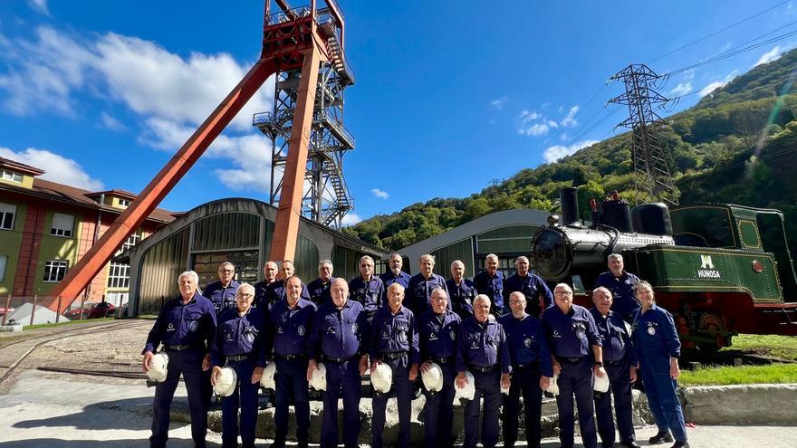 El coro minero de Turón cumple 75 años y lo celebra en el Club