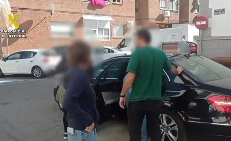 SECUESTRO BEBÉ CÁCERES | La Guardia Civil rescata a un bebé secuestrado en Cáceres y detiene a una pareja en la operación «Recicta»