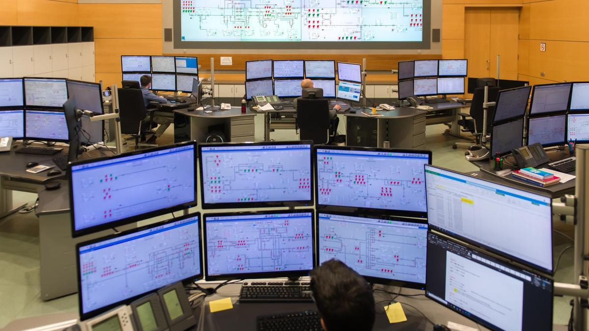 Los búnkeres que guardan el ‘cerebro’ que controla la gasolina que se mueve por toda España