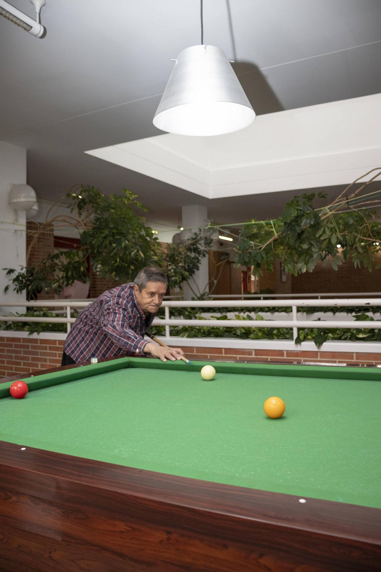 Un recorrido por el Centro Social para Mayores de El Llano, en imágenes