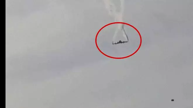 Este es el momento del accidente del avión militar turco