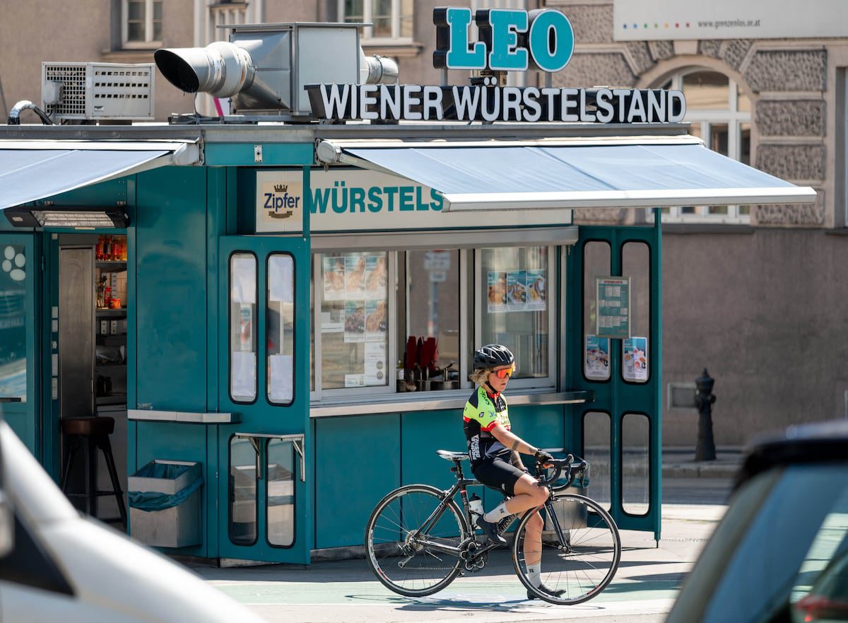 Una ruta sabrosa por Viena: de los ‘würstelstand’ a la gastronomía imperial | Escapadas por Europa | El Viajero