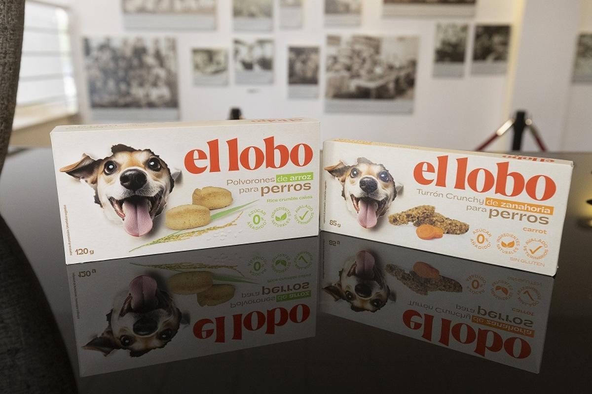 Dos de las variedades de dulces navideños