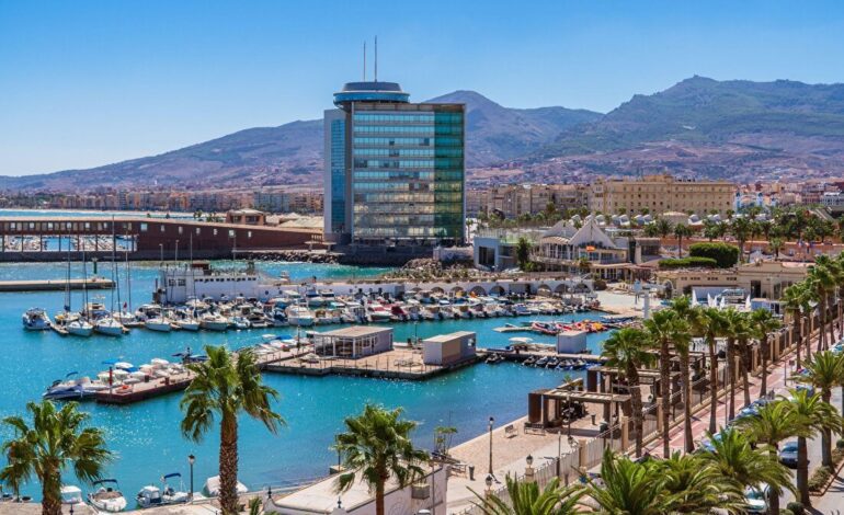 Melilla contrata detectives para investigar a los funcionarios: el absentismo es el doble que en toda España