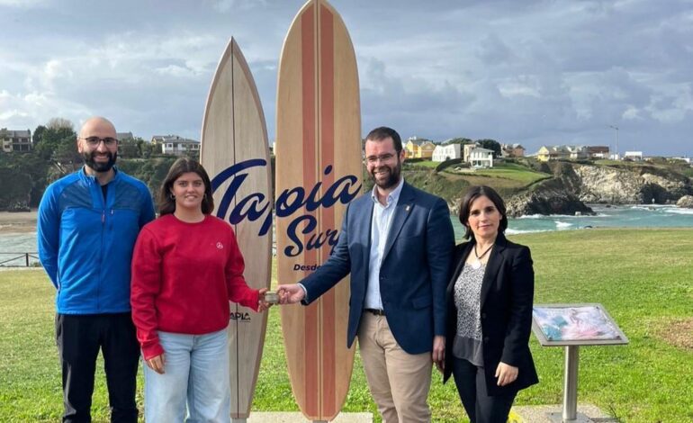 la surfista Kenia López viaja al Campeonato de España como antesala al Mundial