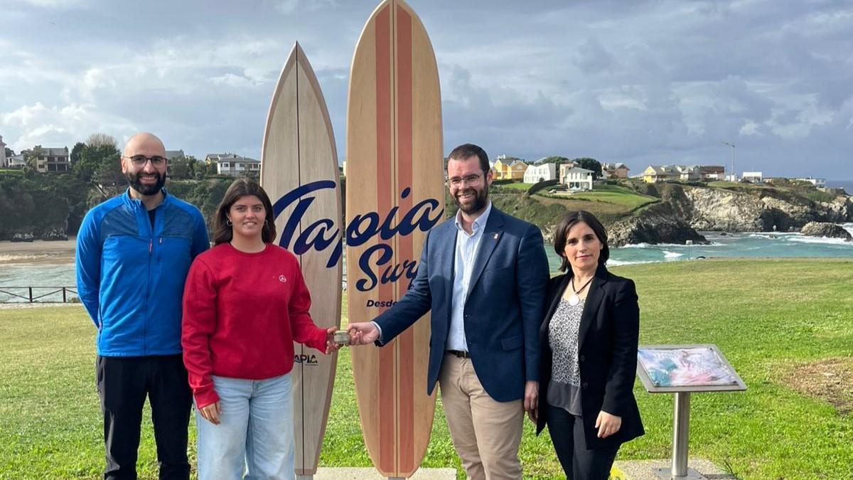 la surfista Kenia López viaja al Campeonato de España como antesala al Mundial