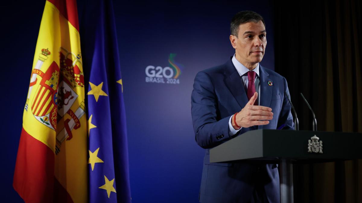 INHABILITACIÓN DE GARCÍA ORTIZ | Sánchez arranca su gira africana mientras el Gobierno acelera el proceso para relevar al fiscal general