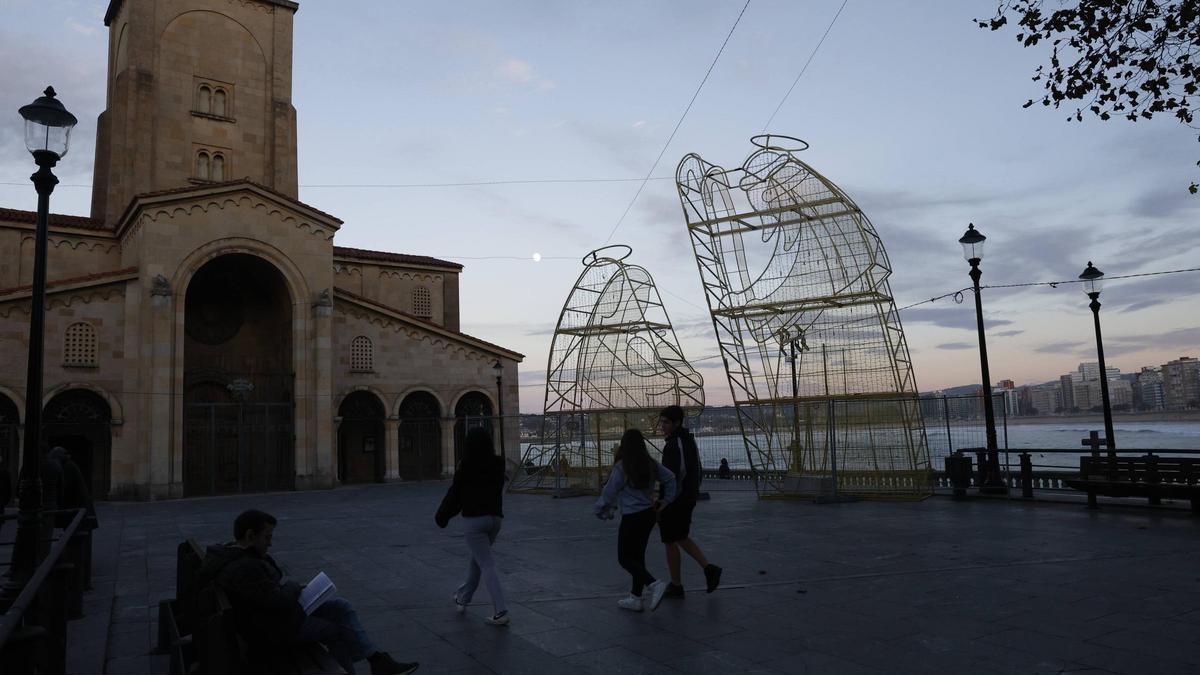 estos son los adornos que ya deslumbran en las calles