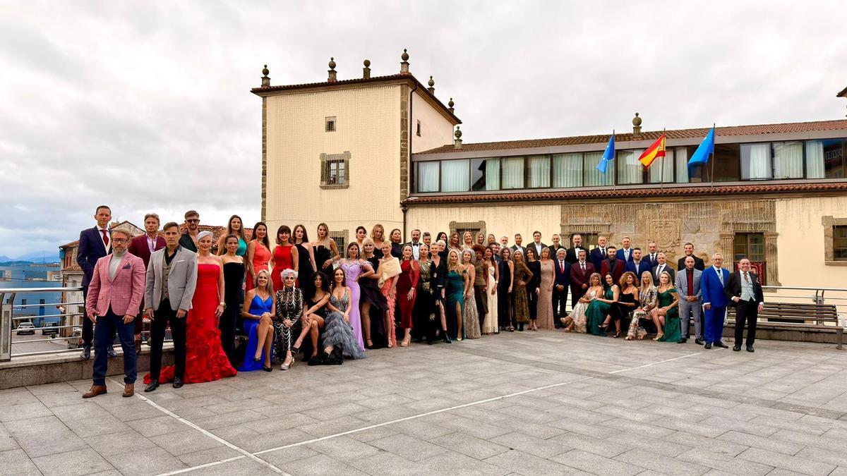 CERTAMEN NACIONAL ROYAL SENIOR | La gijonesa Belén Alas revive su pasión por la moda tras ganar el certamen Royal Spain Senior en Tineo