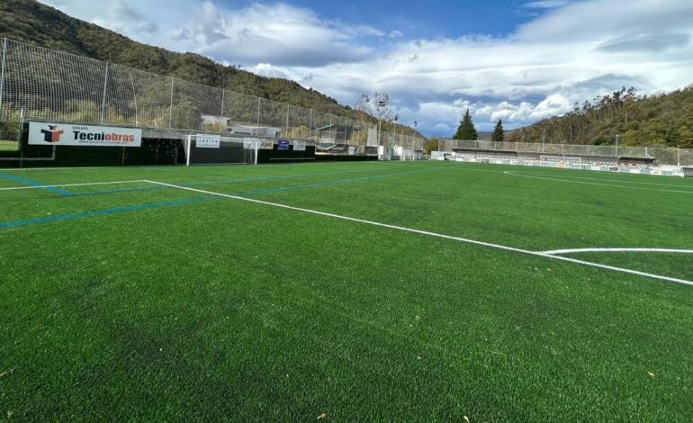 Concluye la mejora del campo de fútbol del Alcava, en Laviana, de la que se beneficiarán 300 jóvenes deportistas