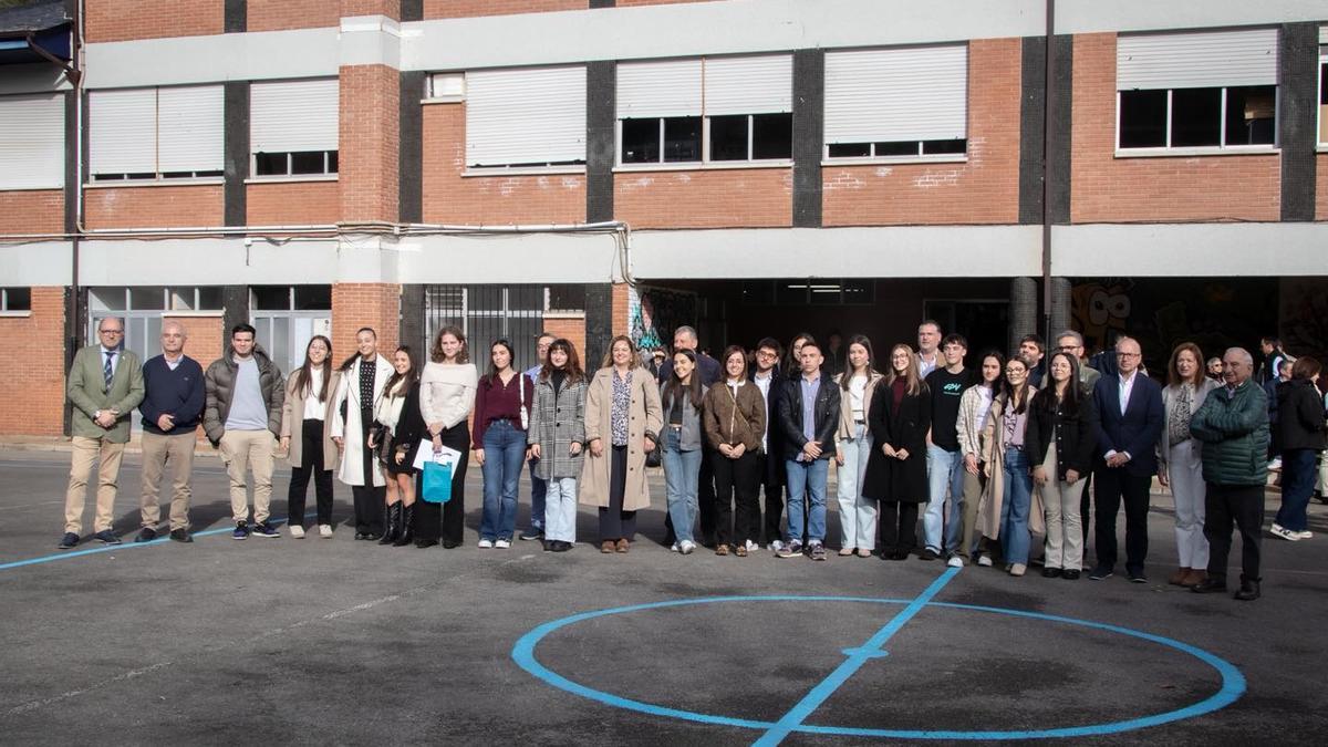 La Fundación Automáticos Tineo entrega ayudas a dieciséis estudiantes tinetenses