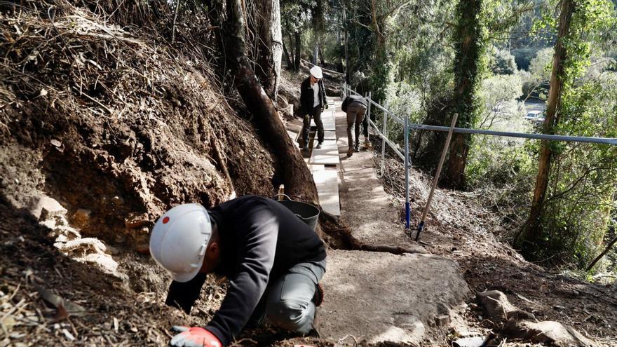 Amplían el área de investigación de La Lloba, en Castrillón, en busca de restos óseos