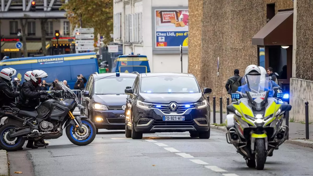 La justicia francesa libera a Sarkozy en libertad condicional tras 20 días de prisión