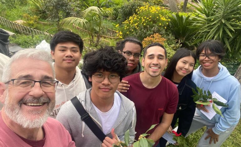 Como Rosalía, los jóvenes se acercan a la religión sin complejos