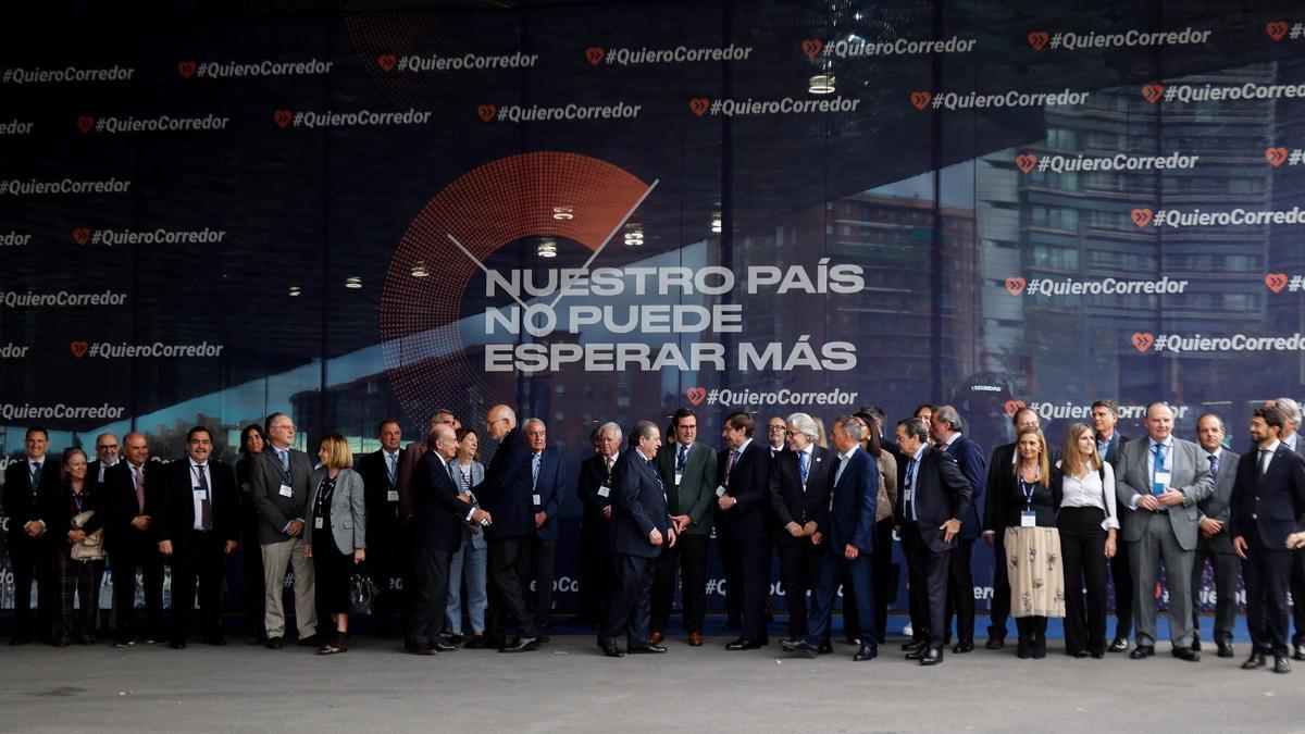 CORREDOR MEDITERRÁNEO | El movimiento Quiero Corredor se despide en Valencia y los empresarios tomarán la bandera del agua